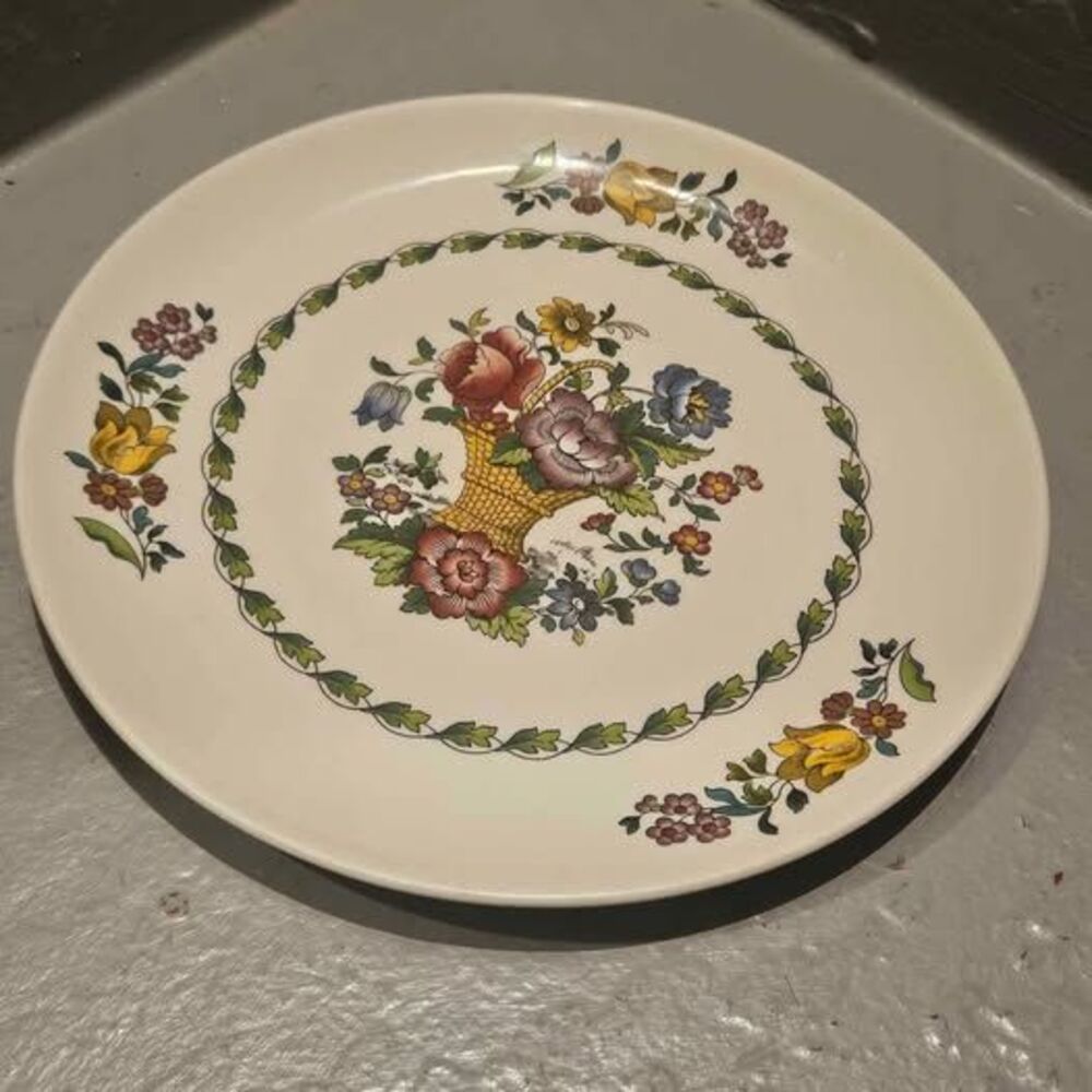 Spode Avondale Salad Plate 8 1/4" Floral Basket Made in England
